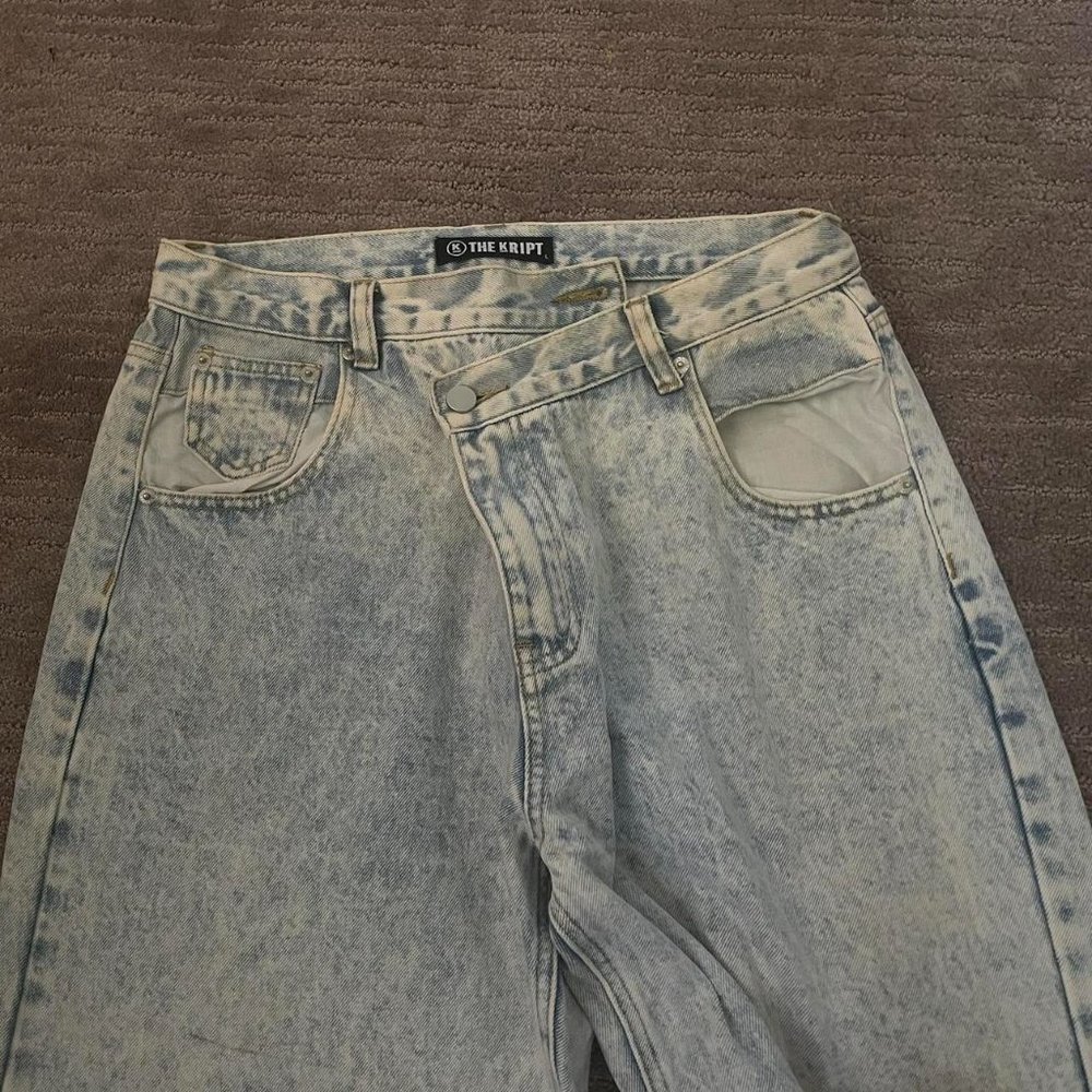 Wrap asymmetrical jeans